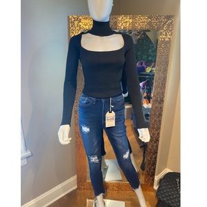 Distressed cropped jeans